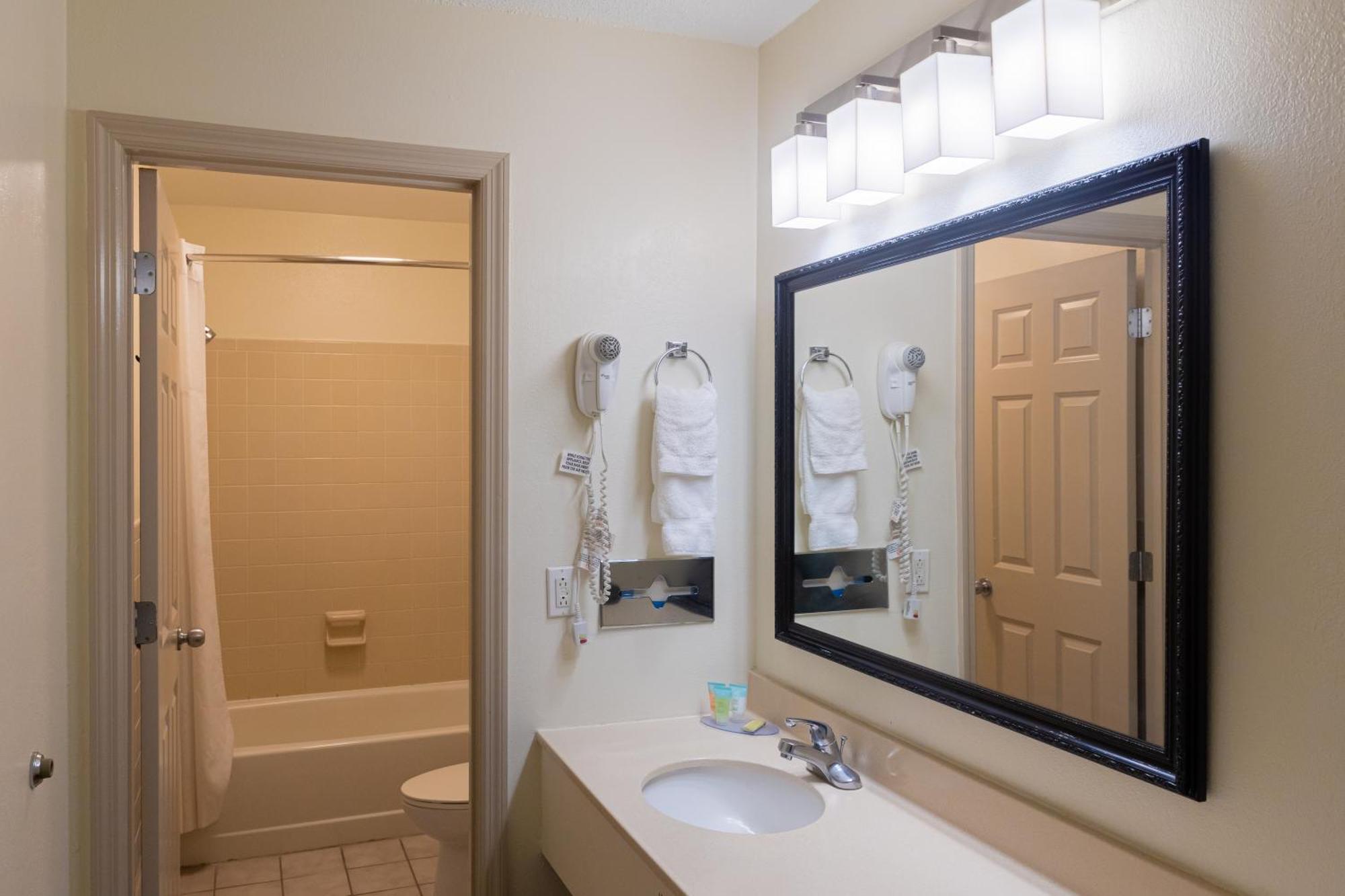 Cottonwood Suites Savannah Hotel&Conference Center Pooler Esterno foto