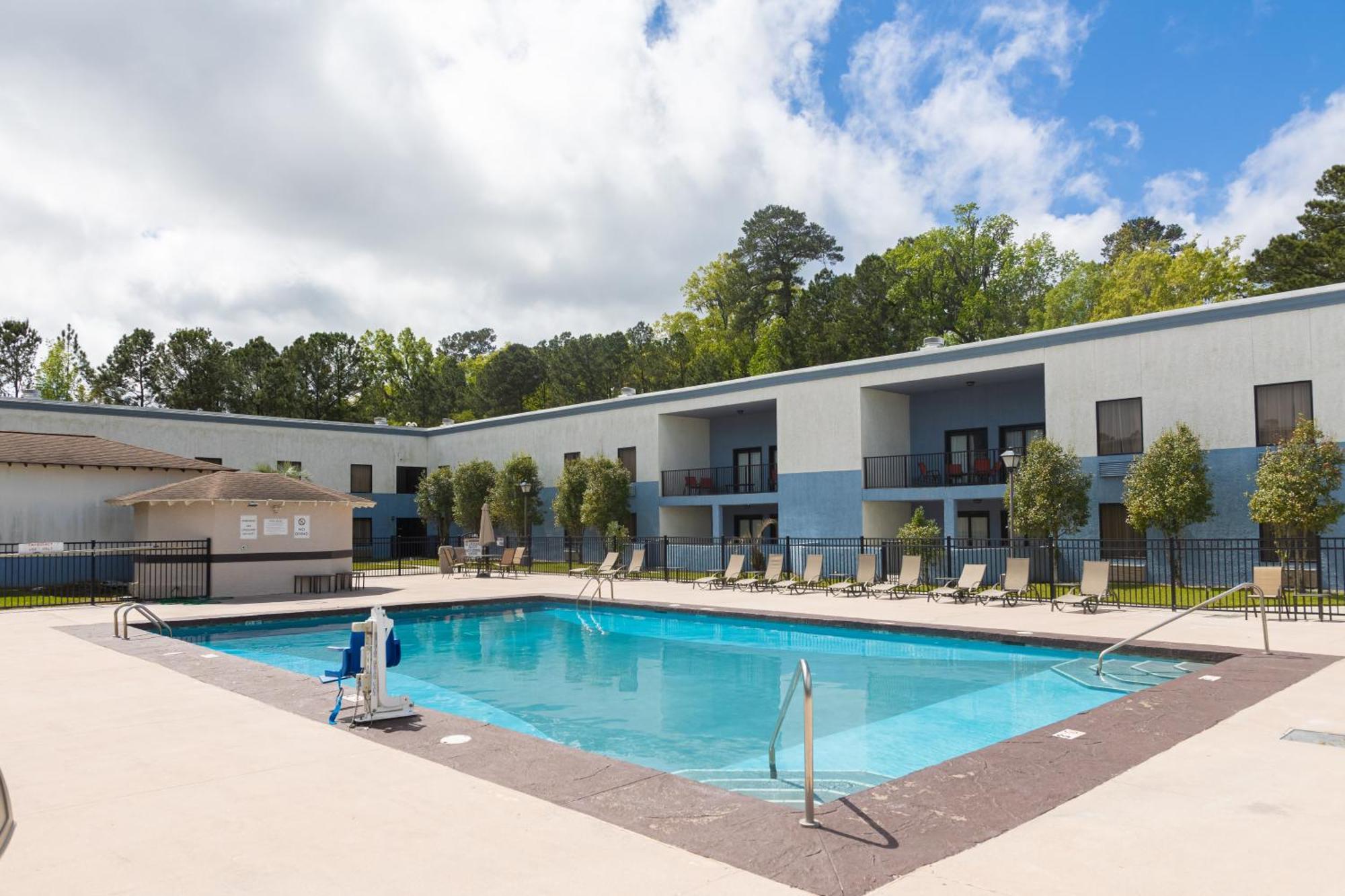 Cottonwood Suites Savannah Hotel&Conference Center Pooler Esterno foto