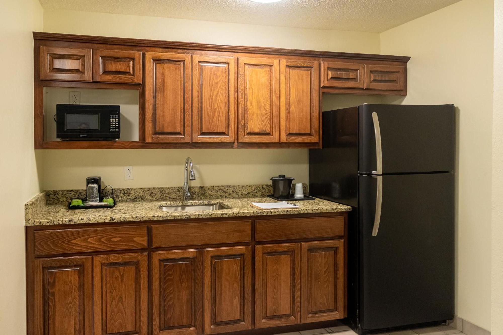 Cottonwood Suites Savannah Hotel&Conference Center Pooler Esterno foto